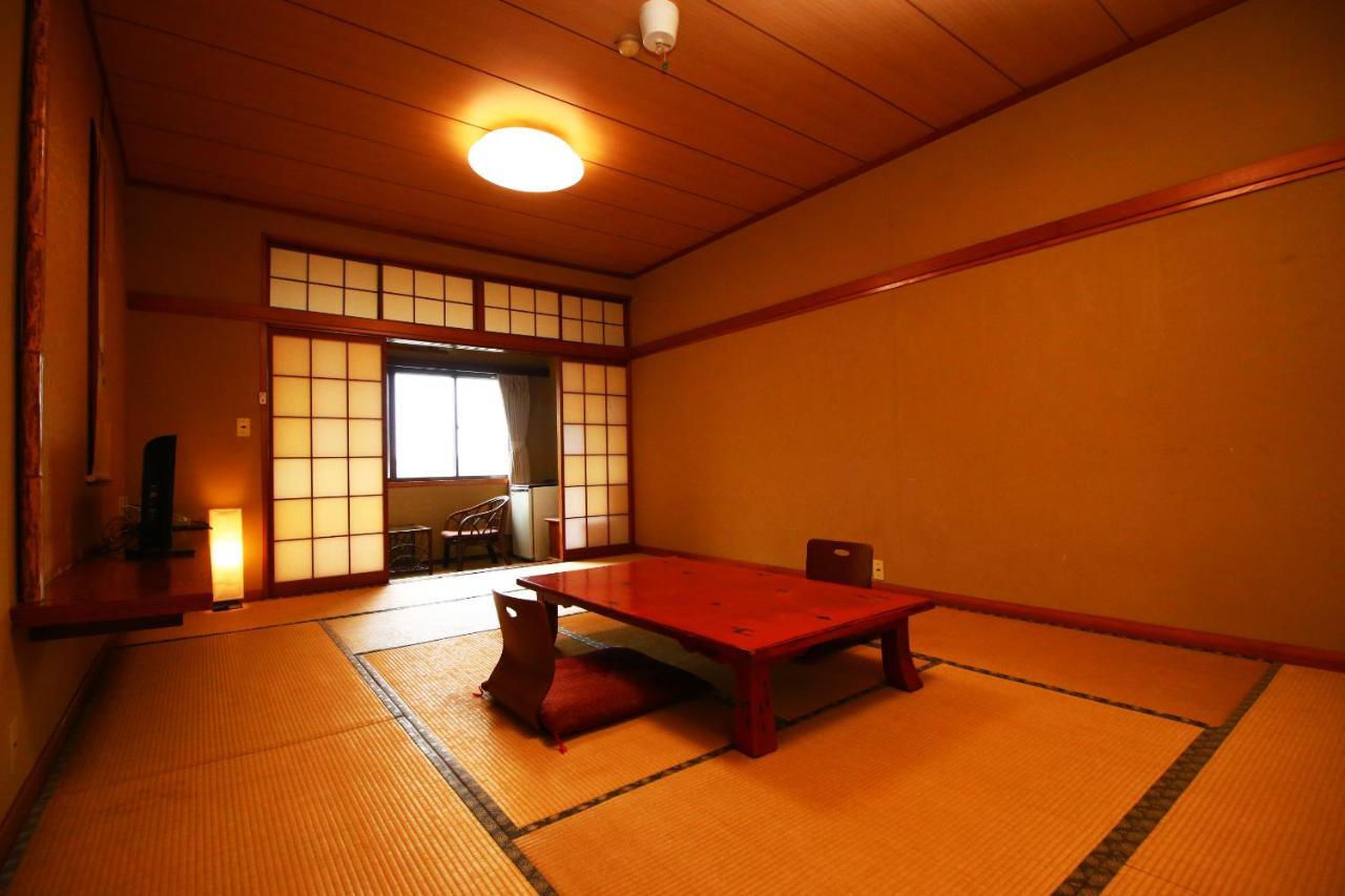 Oyado Kagetsu Hotell Sado Exteriör bild